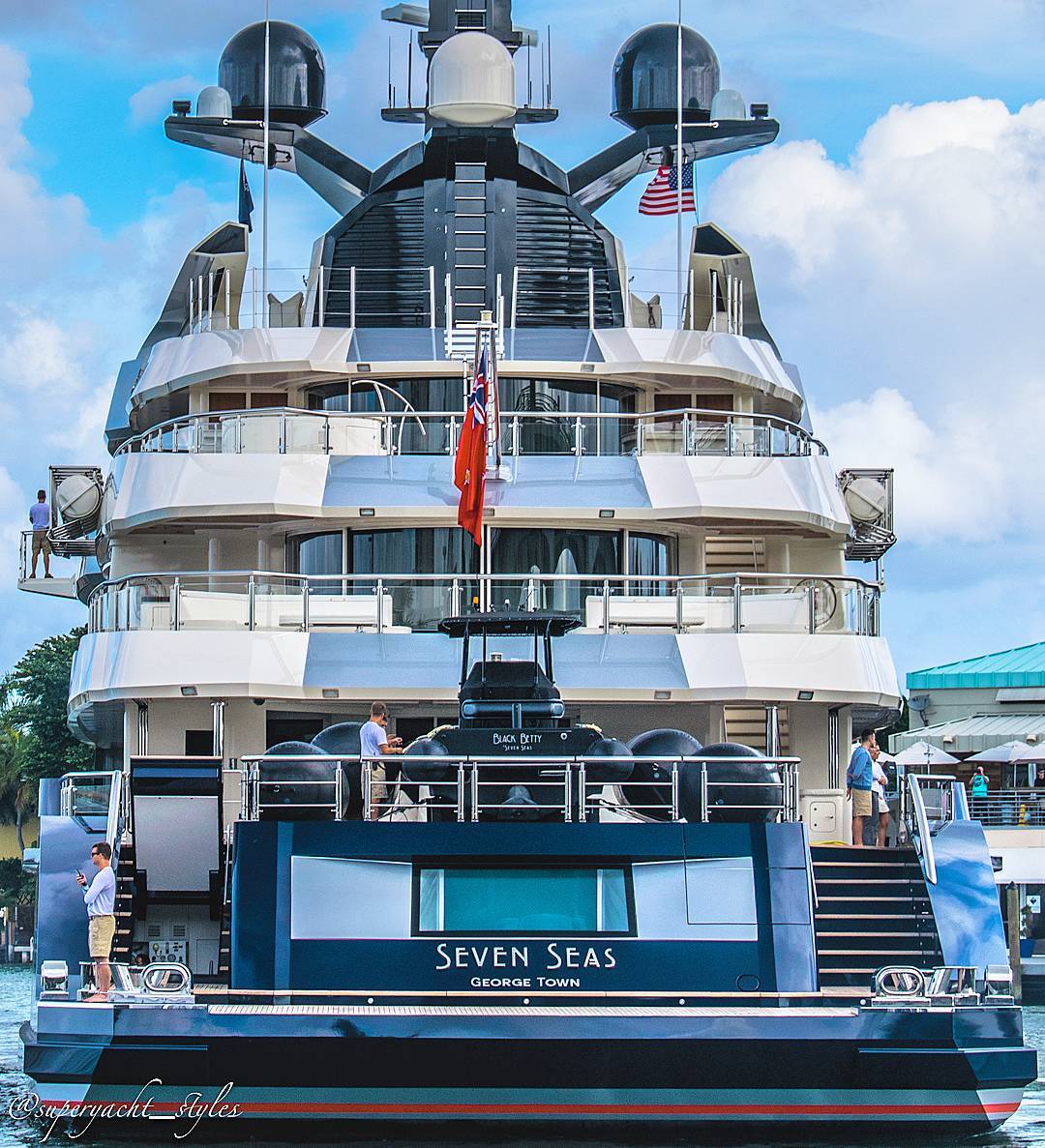 seven seas yacht position