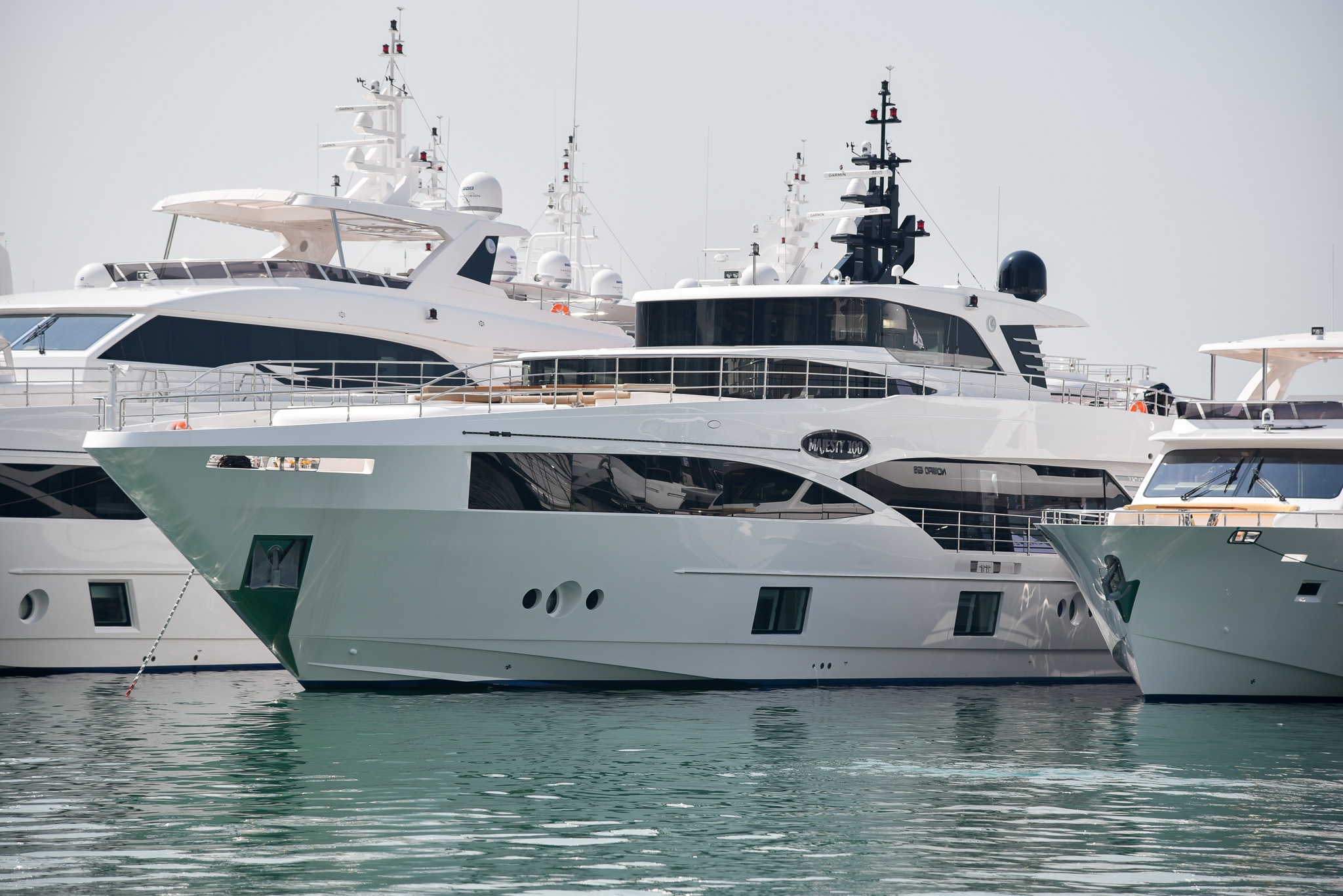 majesty 100 yacht