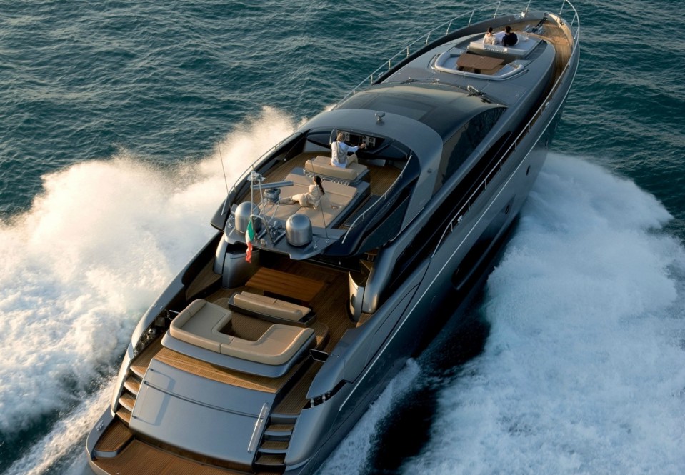 motor yacht rhino