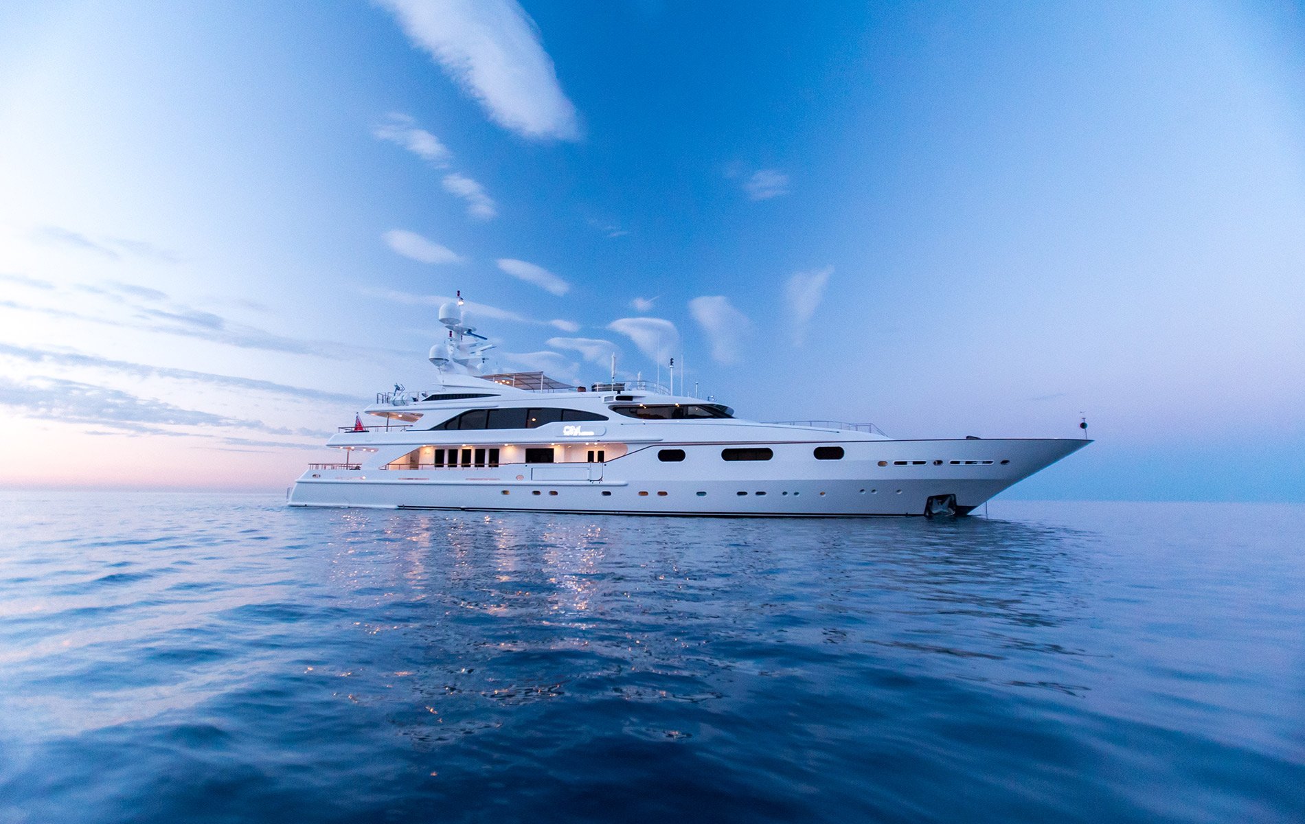 motor yacht air charter