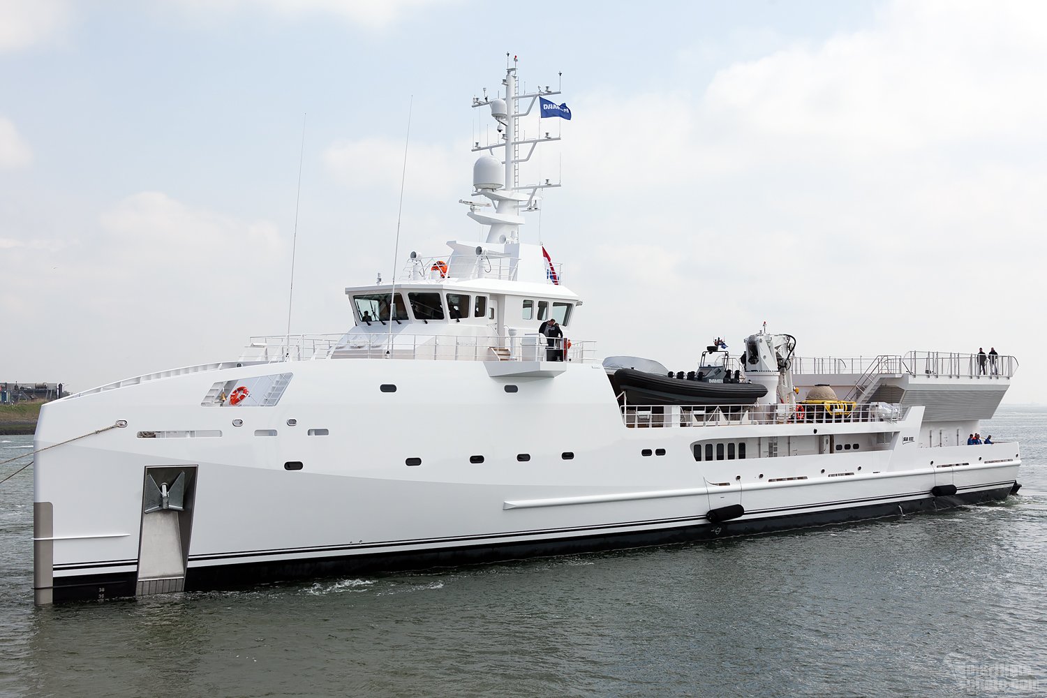 yacht support vessel game changer