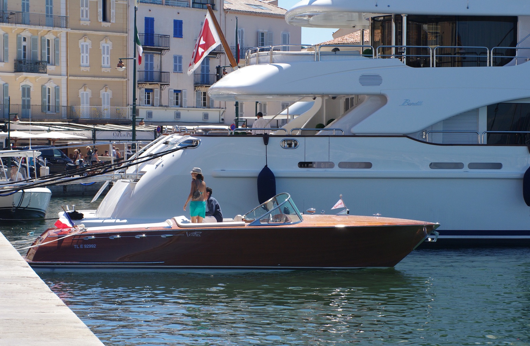 yacht day charter st tropez