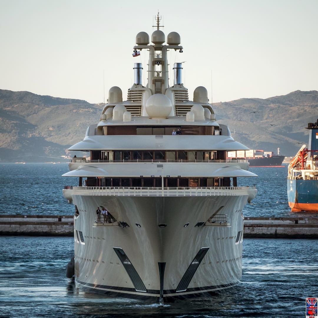 dilbar yacht docking