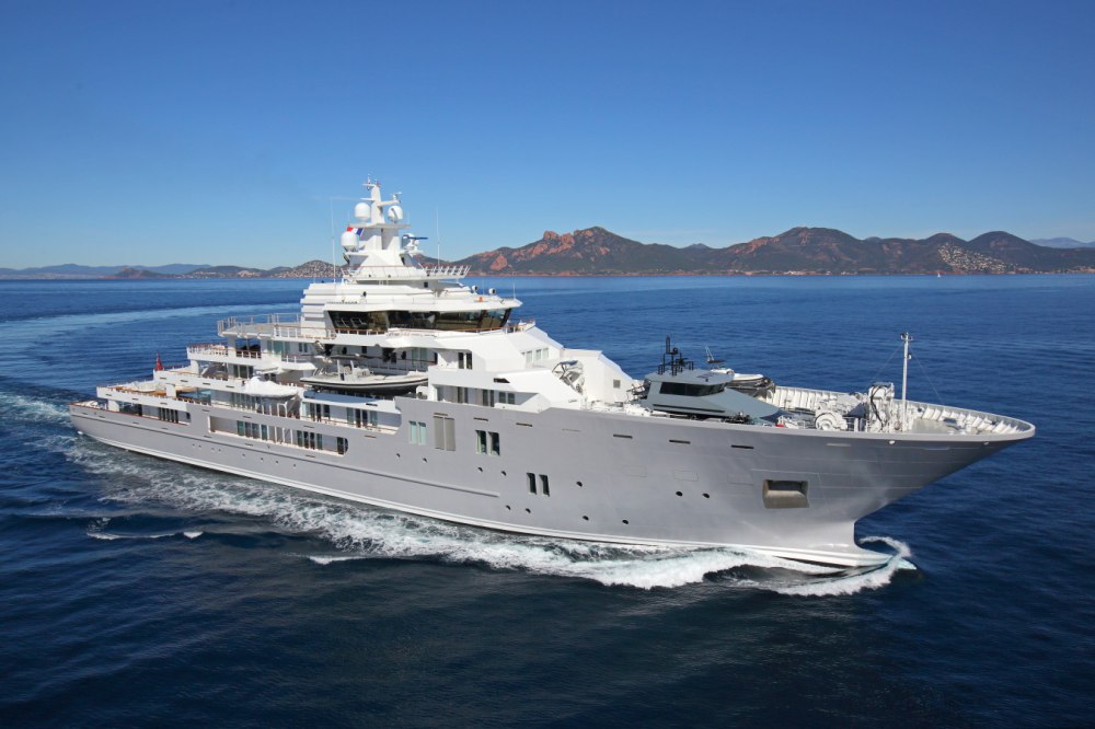 mark zuckerberg private yacht
