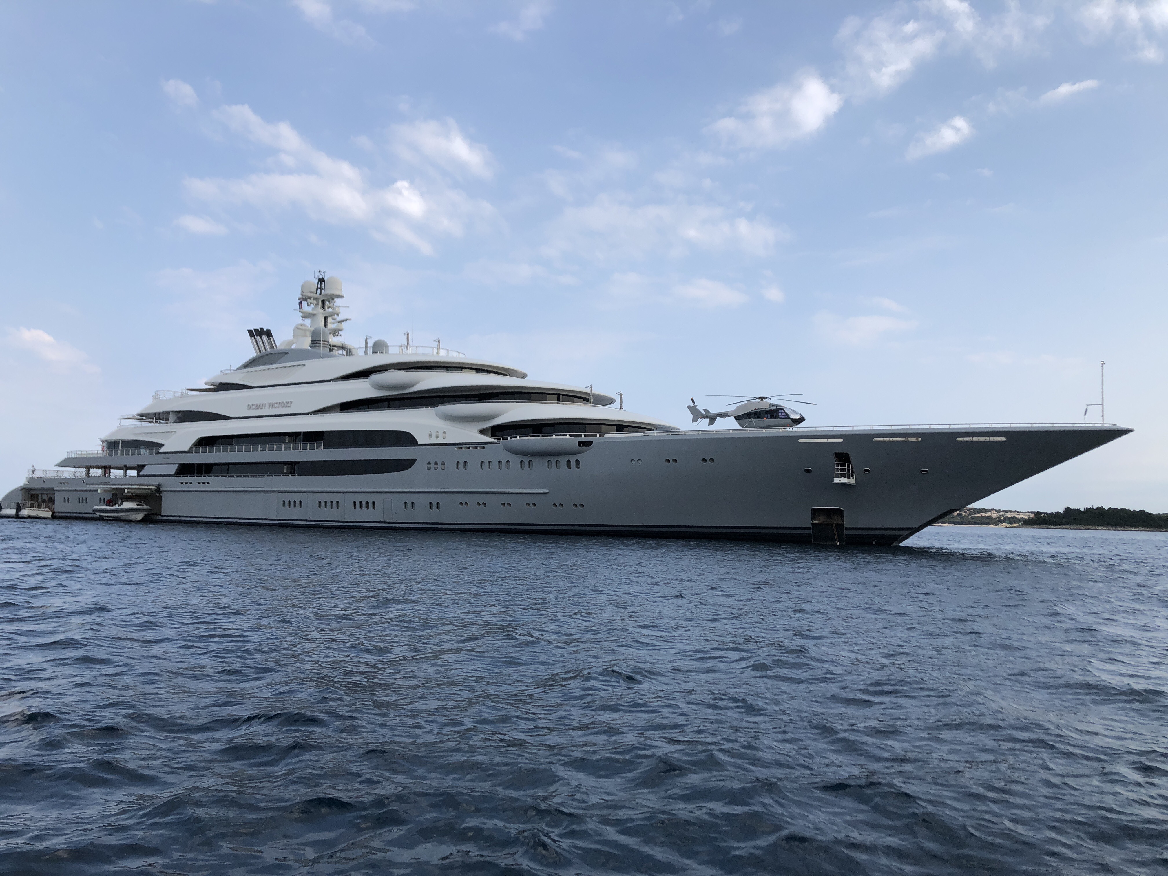 140 Metre 300 Million Billionaire S Superyacht Ocean