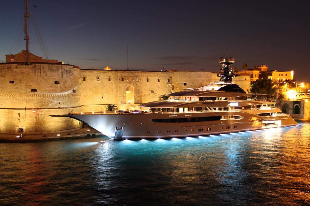 95 Meter Superyacht Kismet In 150 Million Movie Yacht Harbour