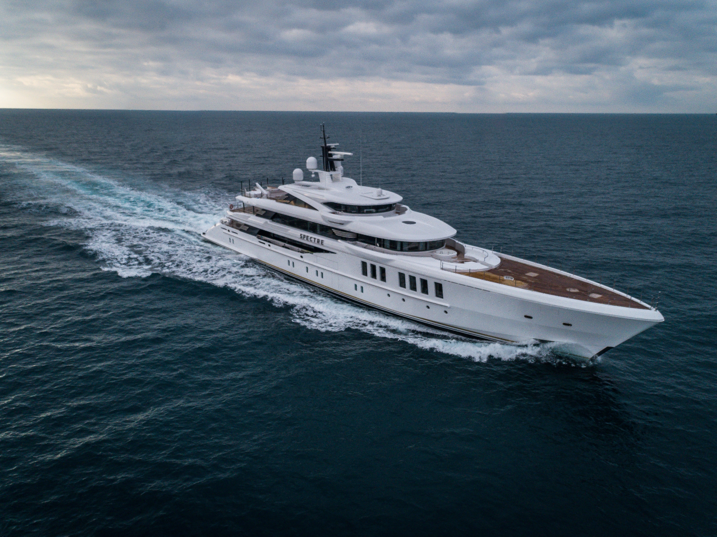 benetti spectre yacht