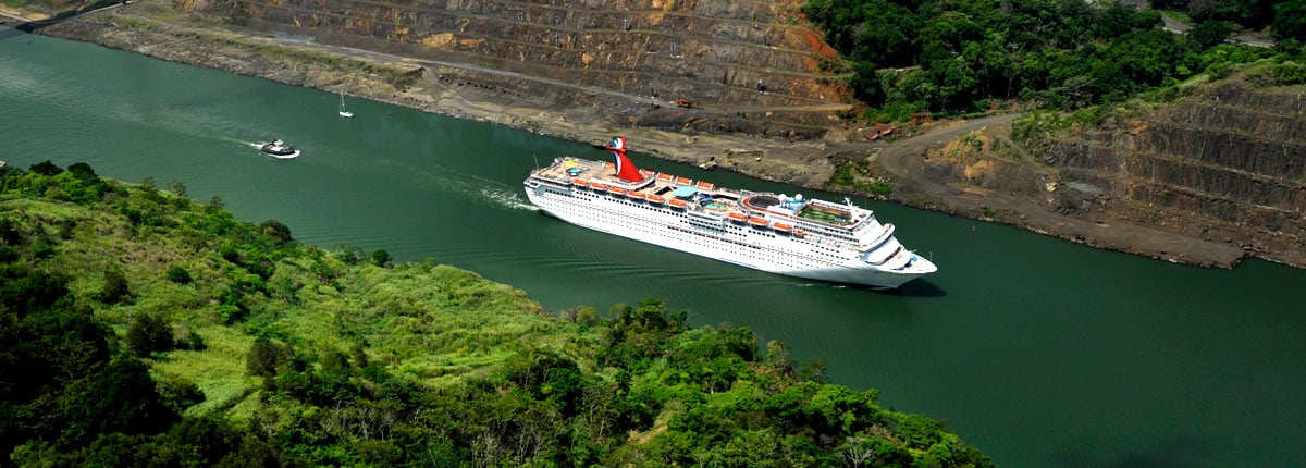 yacht panama canal