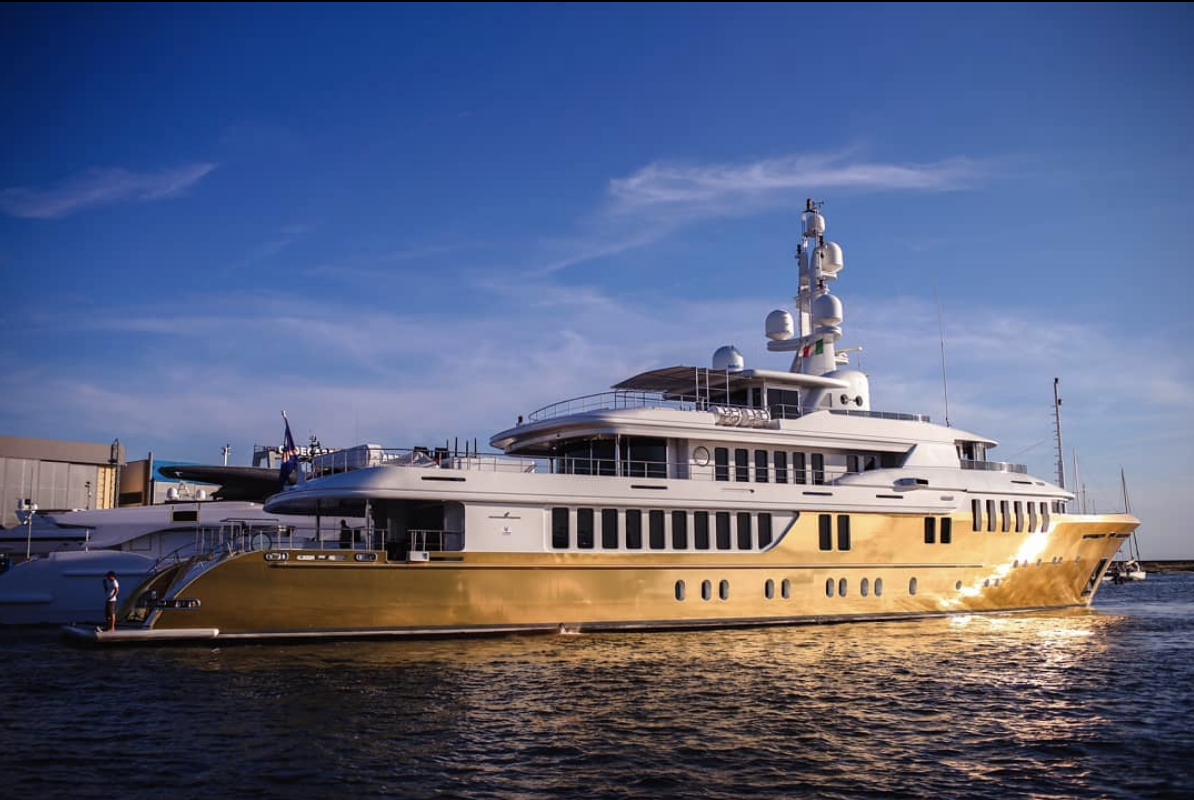 billion dollar yacht gold