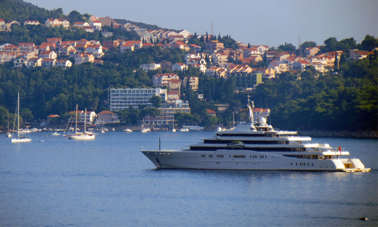 The World S Third Largest 163m Superyacht Eclipse Anchored