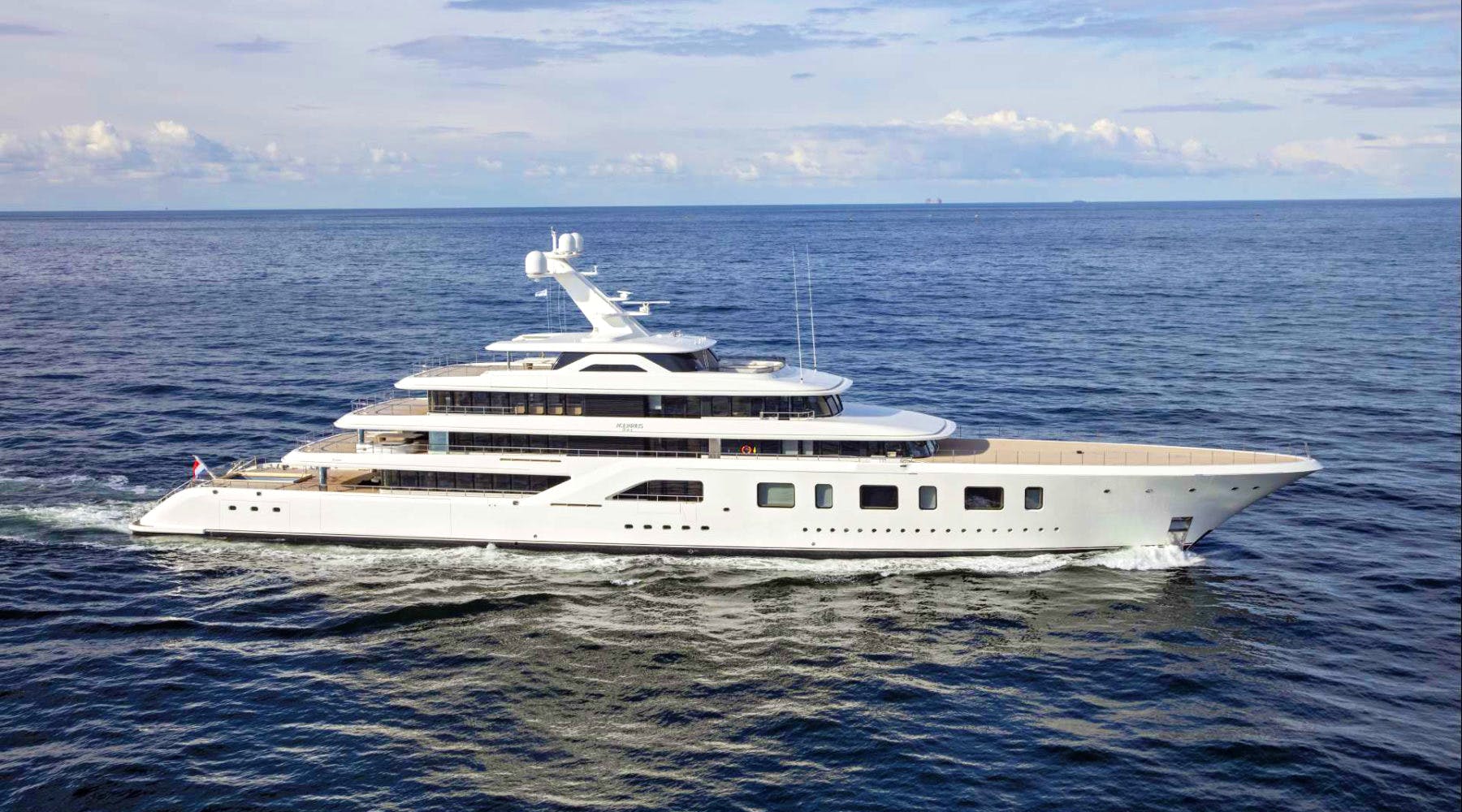 superyacht aquarius