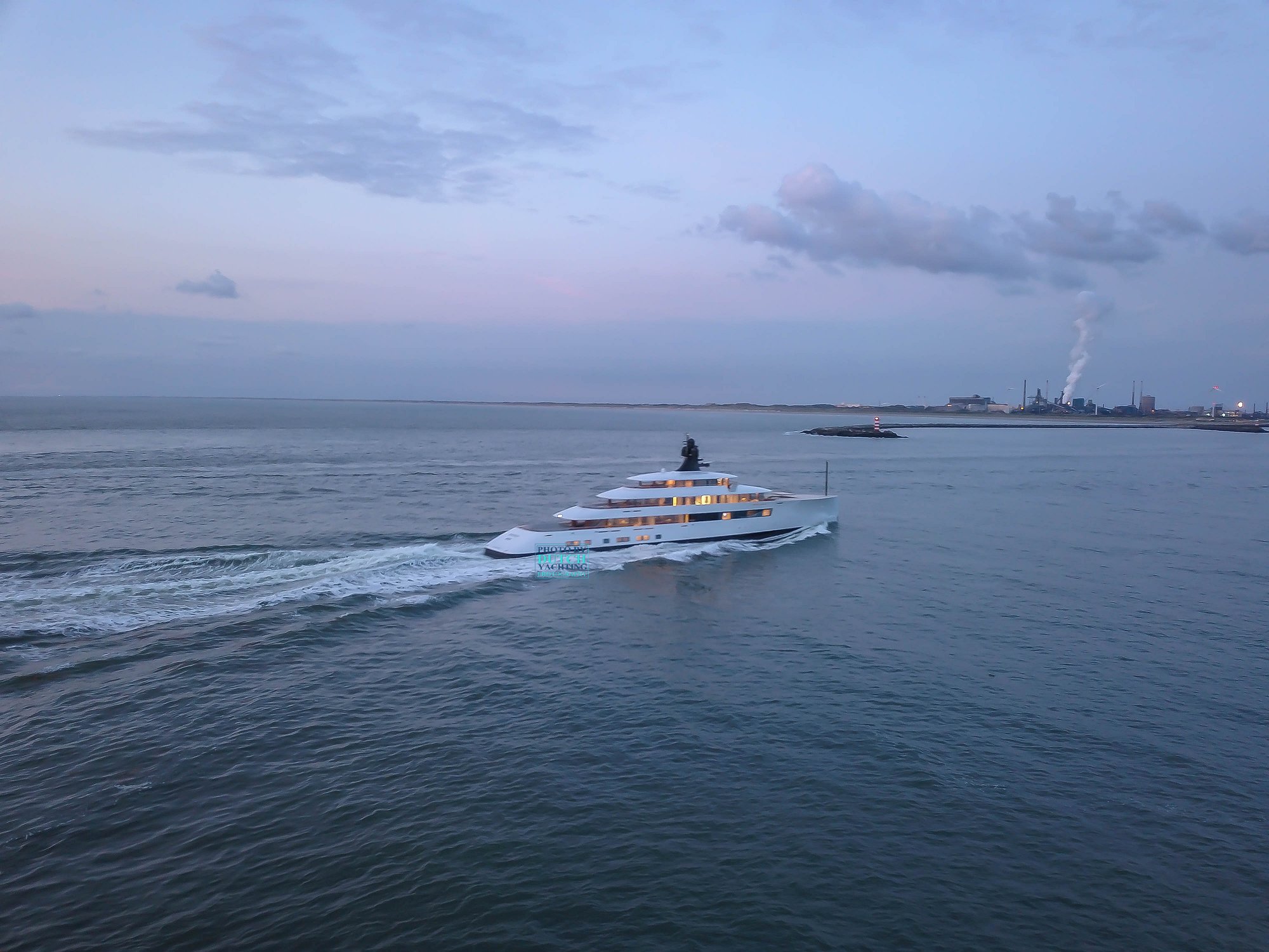 BCE Glass - SYZYGY 818 by Royal Van Lent Shipyard (Feadship)