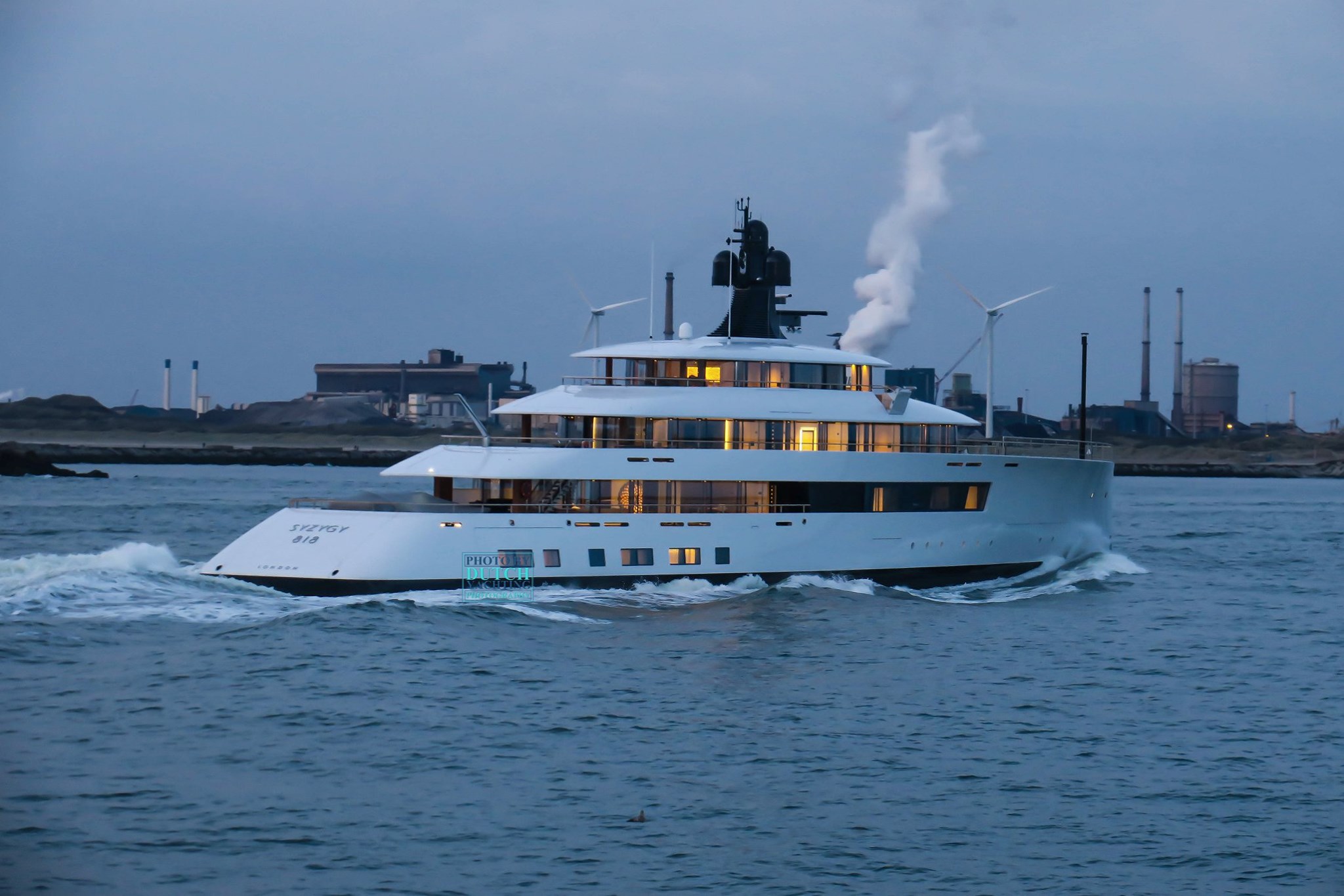 BCE Glass - SYZYGY 818 by Royal Van Lent Shipyard (Feadship)