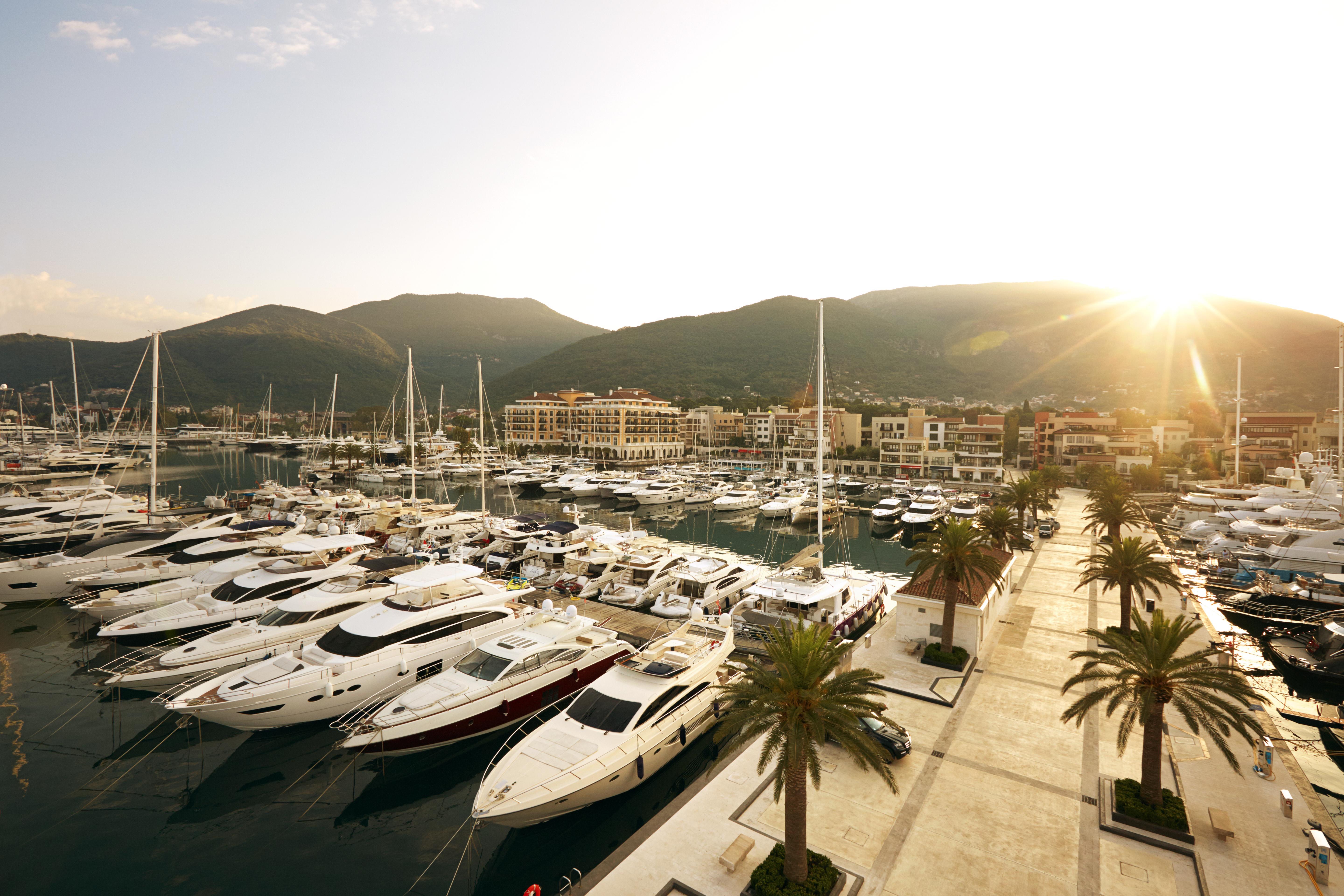 A super yacht the size of a smaller cruiser arrived in Tivat