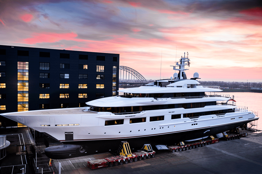 90m yachts