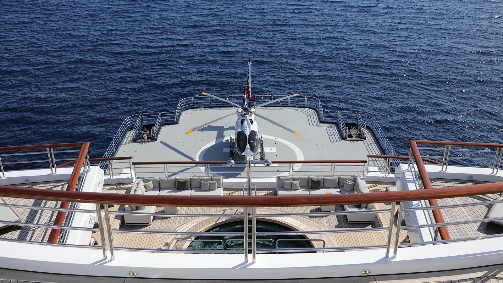 octopus yacht fuel capacity
