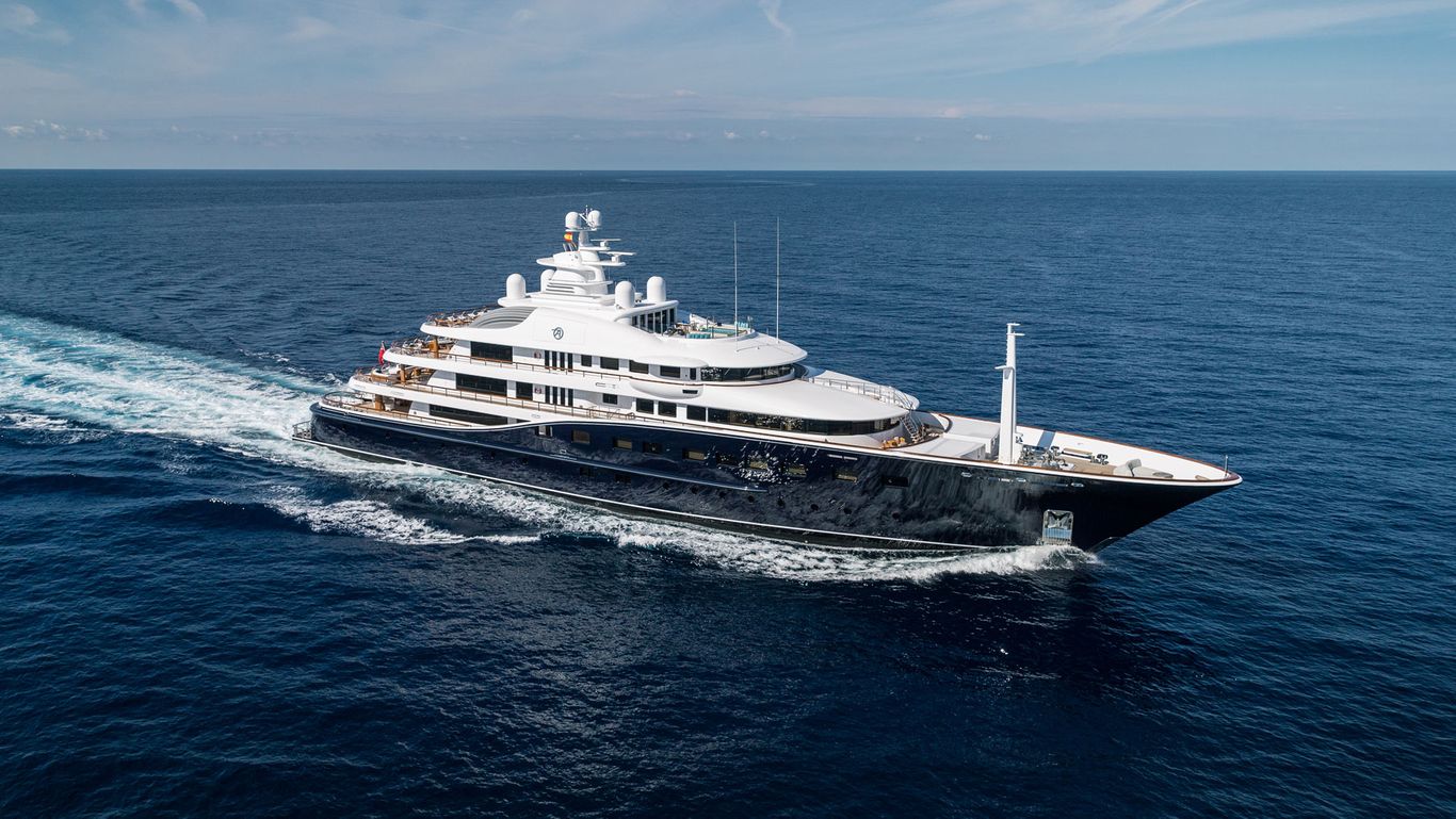 superyacht aquila