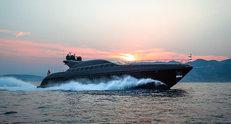 mangusta yacht black