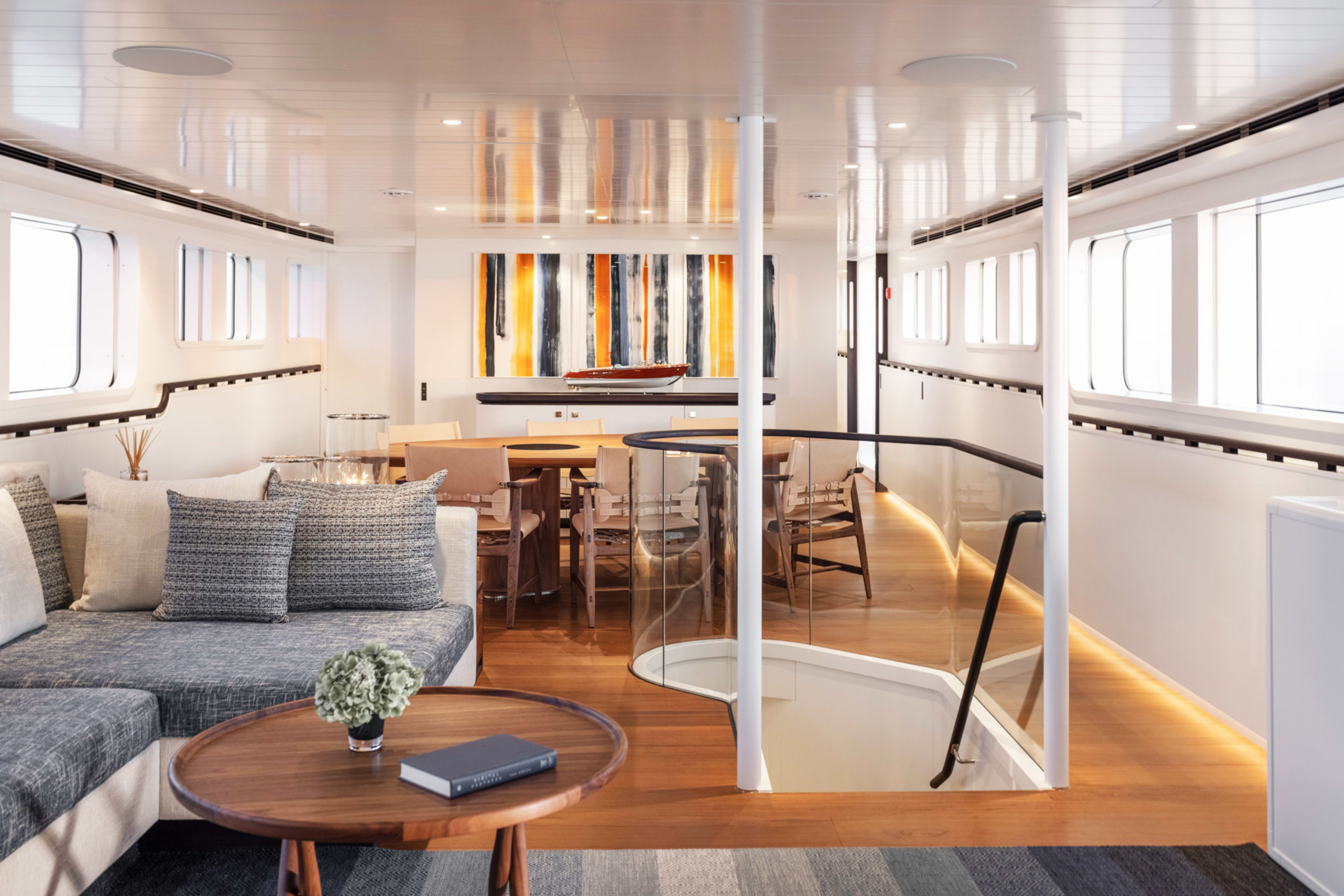 istros yacht interior