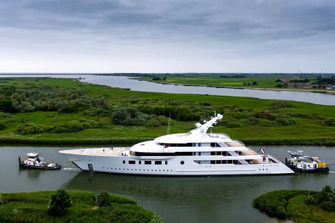 bliss 95m yacht