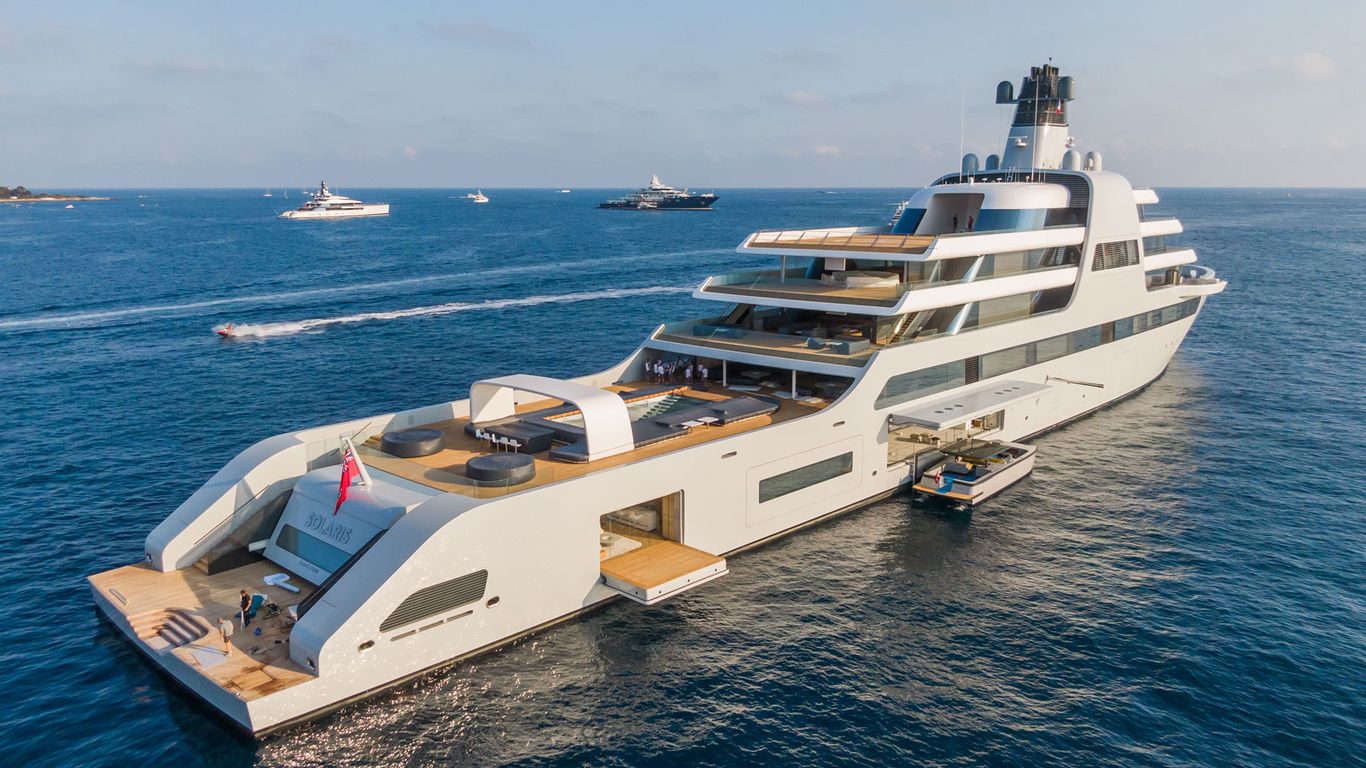 most luxurious yacht in the world 2021