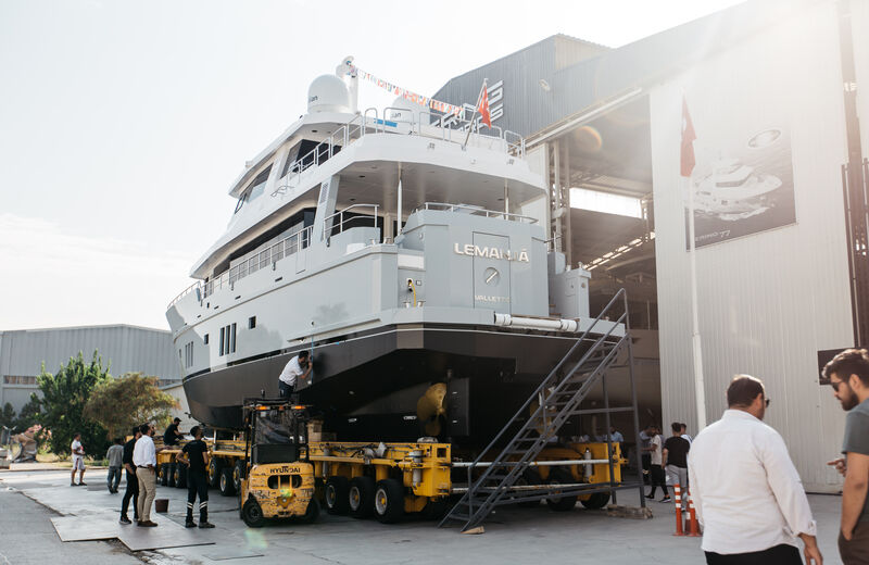 bering yacht lemanja