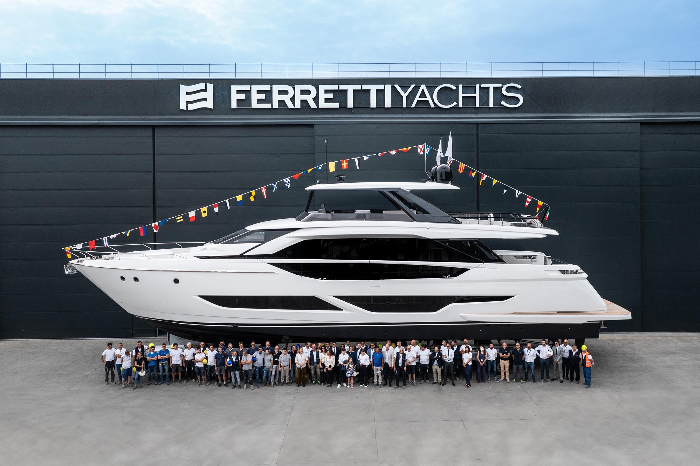 where are ferretti yachts built