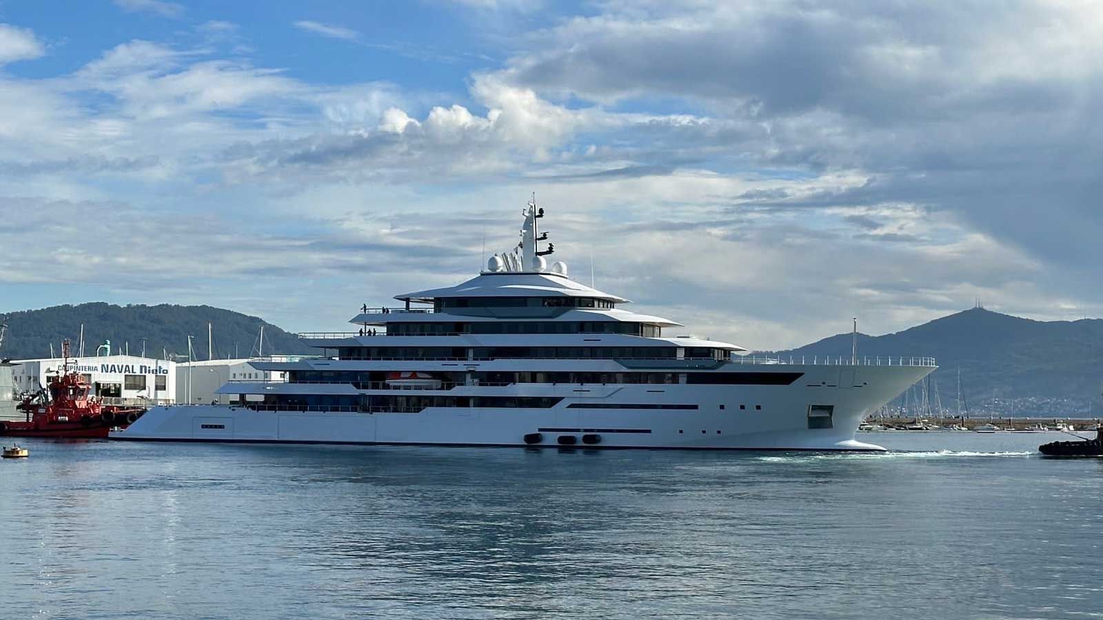 112m new build yacht