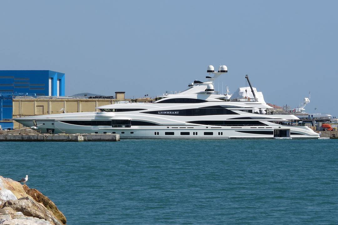 lionheart mega yacht