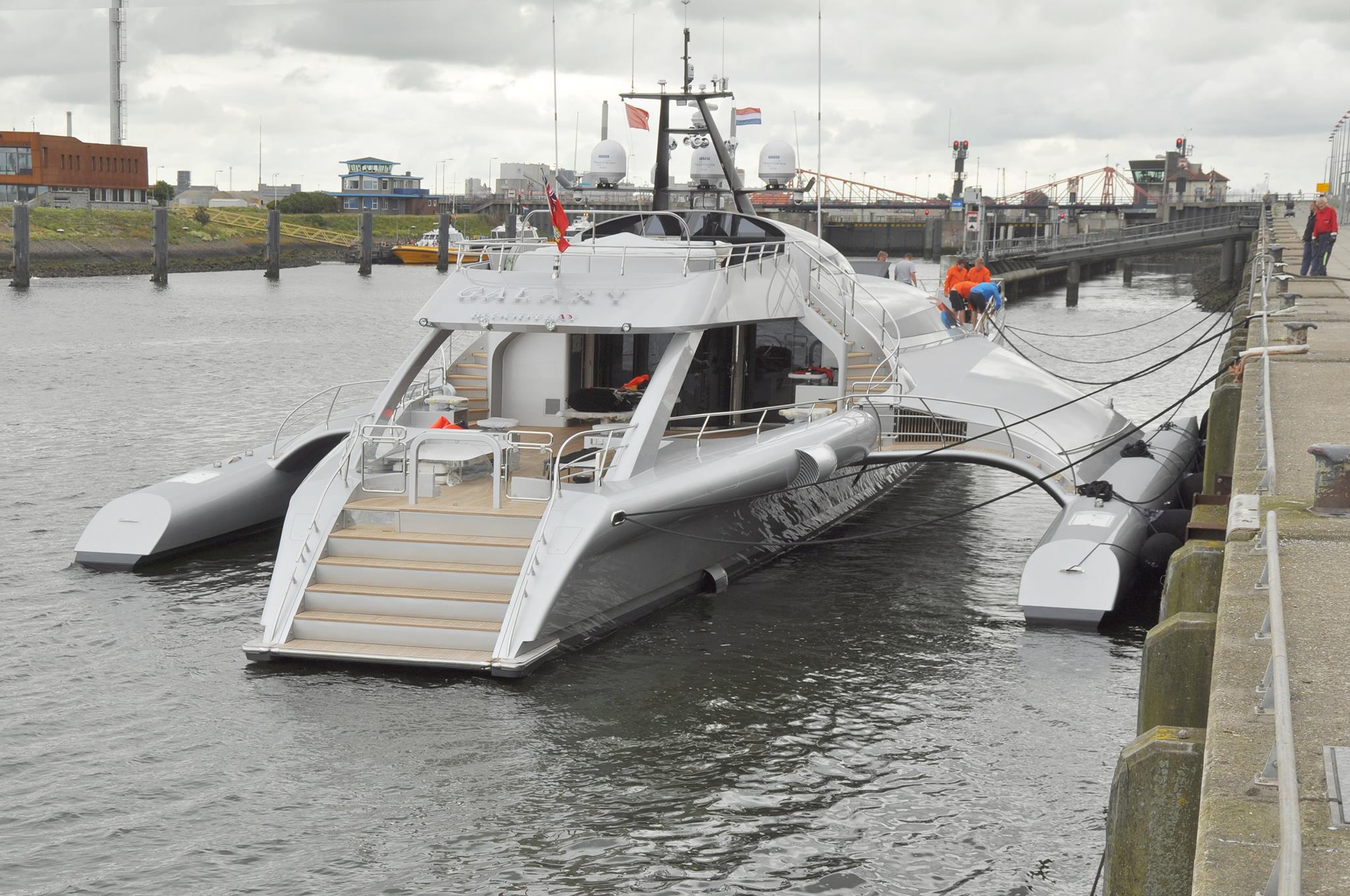 largest trimaran yacht