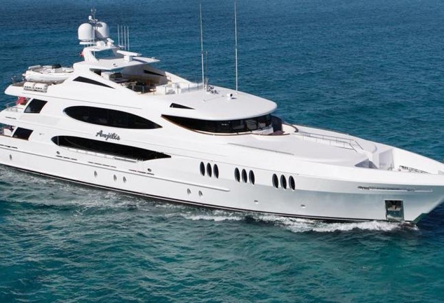 reef chief yacht price