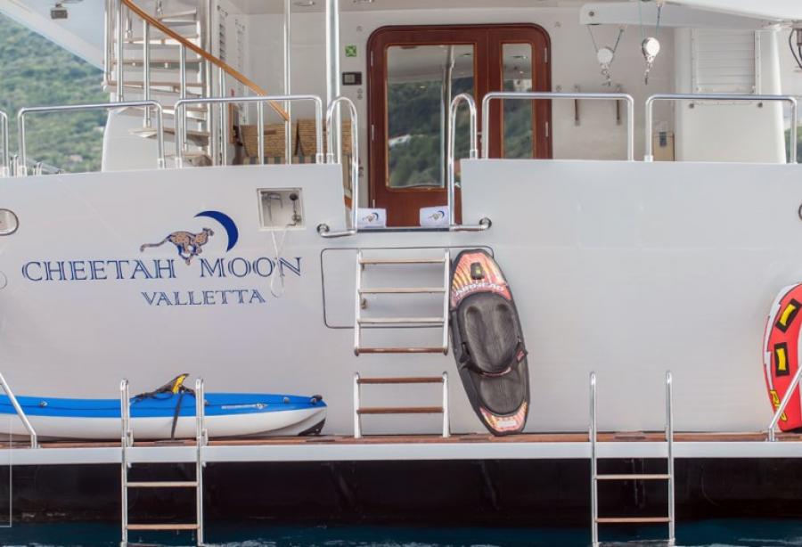 yacht Cheetah Moon