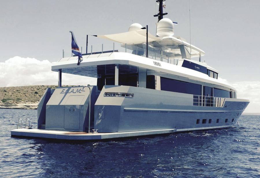 yacht Cinquanta