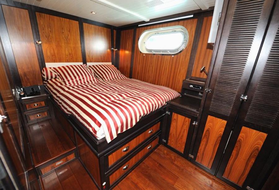 yacht Paolyre