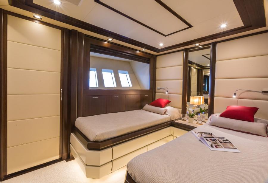 yacht Gatsby