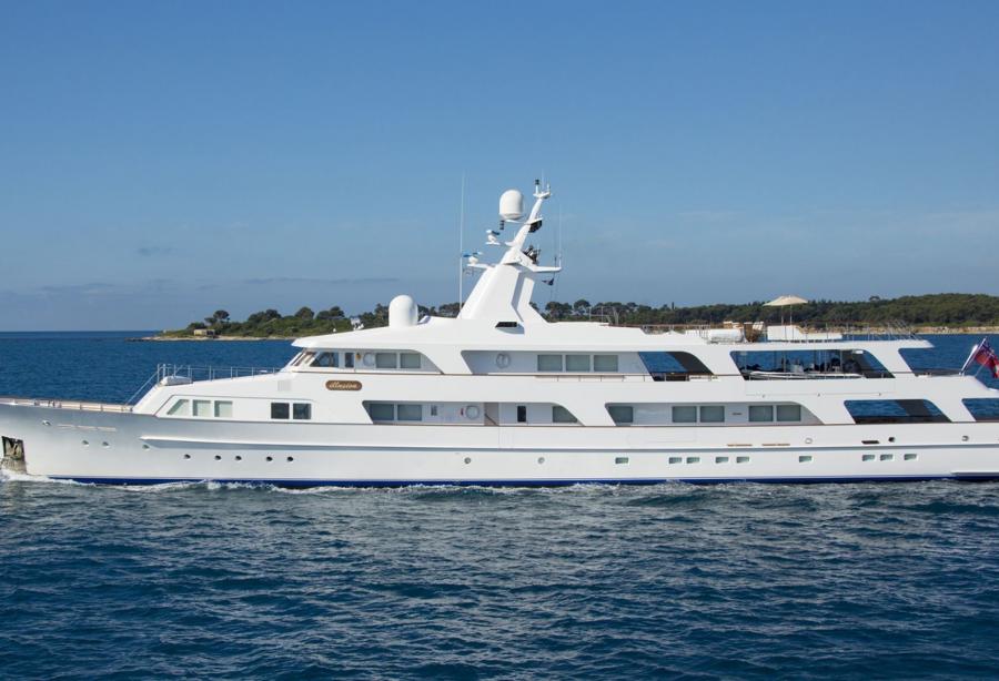 motor yacht illusion 1