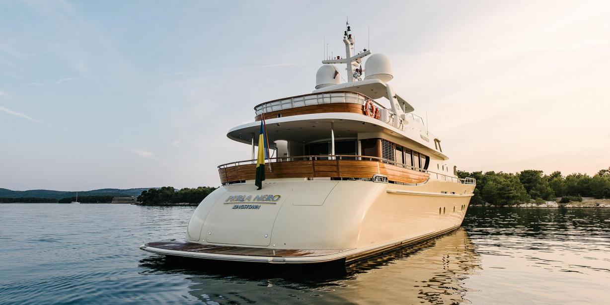 yacht Perla Nero