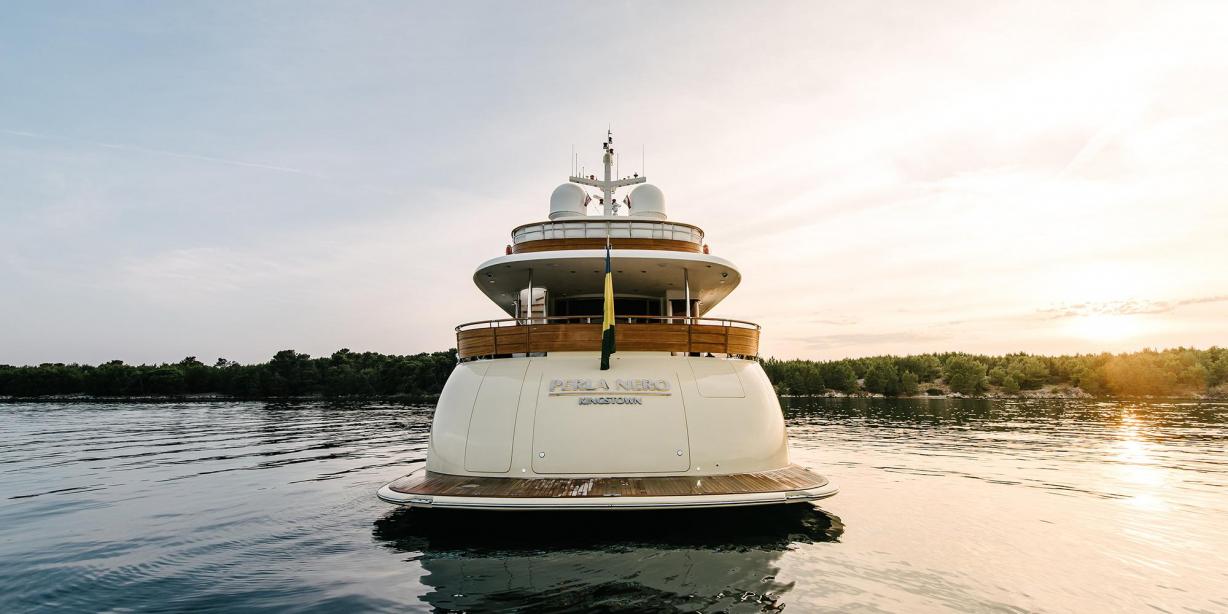 yacht Perla Nero