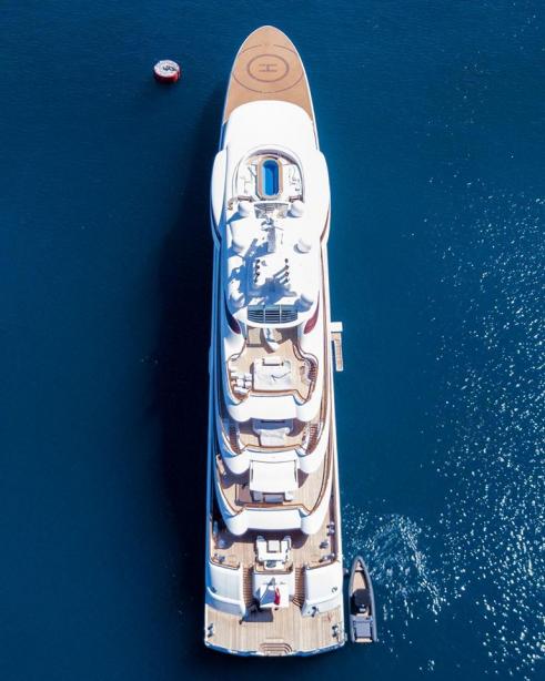 yacht Quantum Blue