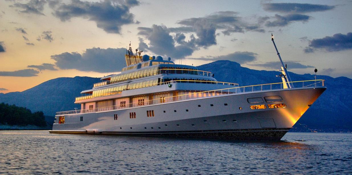 lurssen rising sun yacht