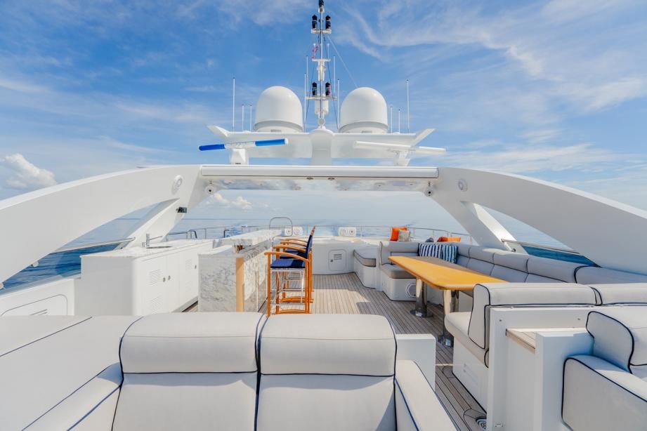 yacht Sharkfinn