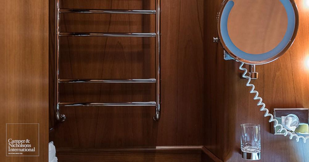 yacht Sindonemo