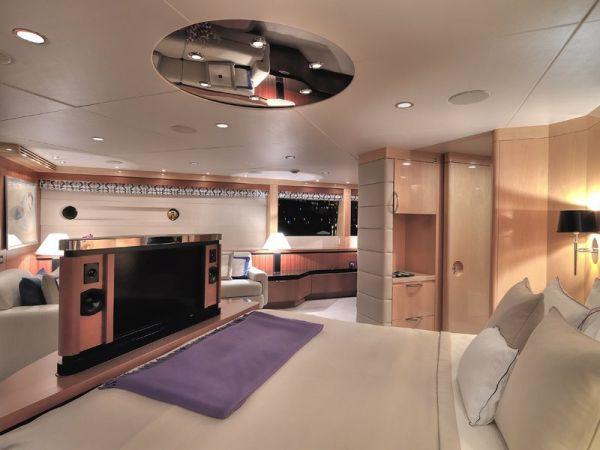 yacht Spirit