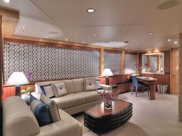 yacht Spirit