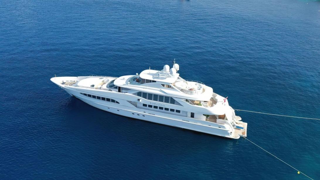 yacht King Louis