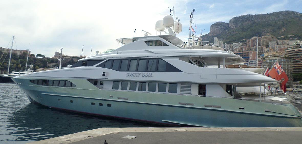yacht King Louis
