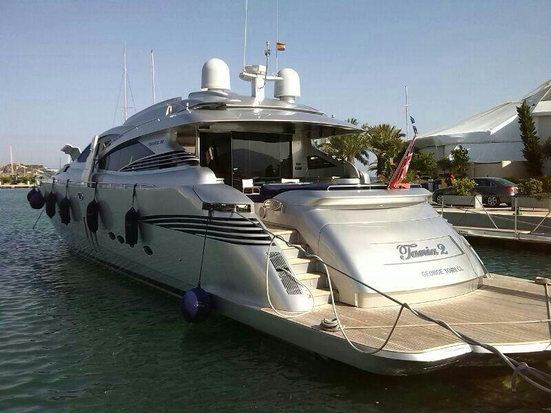 yacht La Datcha