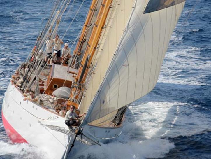 thendara sailing yacht