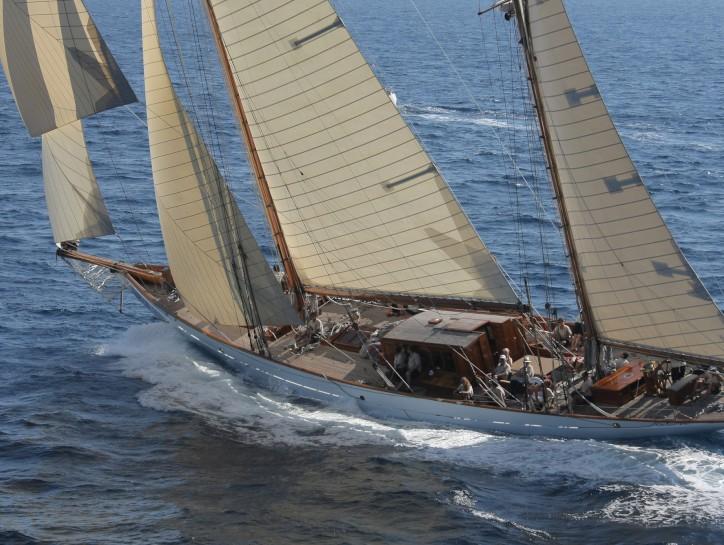 thendara sailing yacht