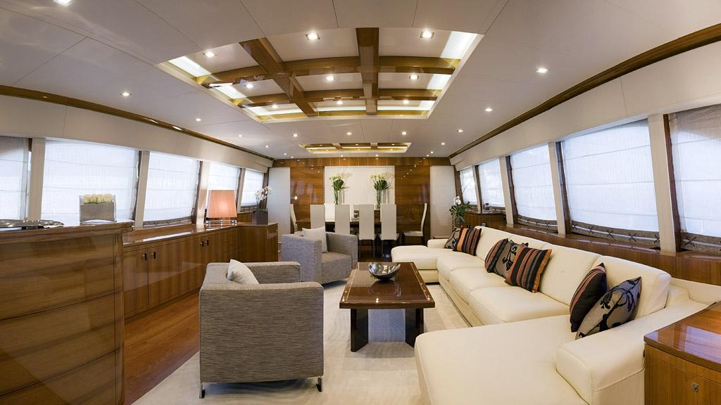 yacht Apmonia